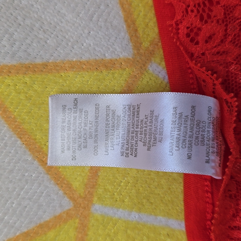 EUC - Plus Size Tank Tops in Brown, Red And Blue Bundle, Size 1X/1T - Picture 4 of 16